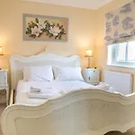 The Bay Village By Away Resort