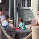The Bay Village By Away 4*