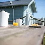 The Bay Village By Away 4*