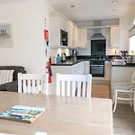 The Bay Village By Away 4*