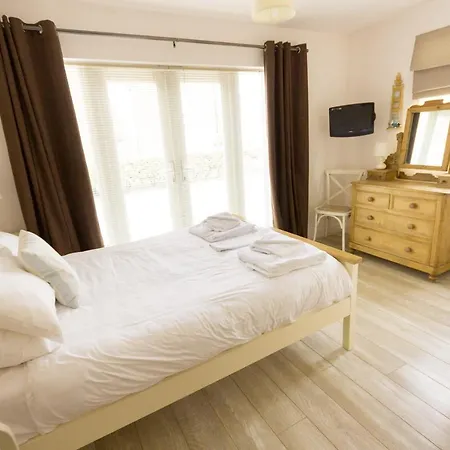 Rezort The Bay 4*
