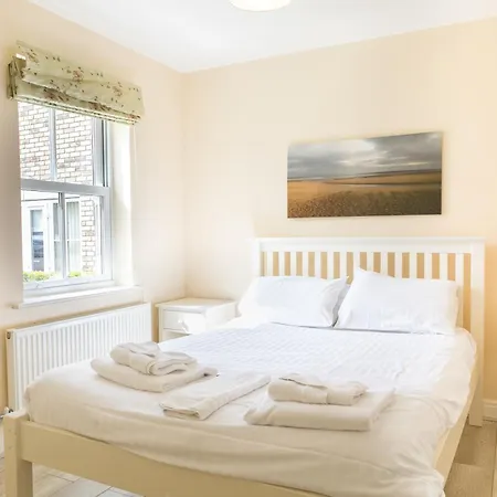 The Bay Village By Away 4*