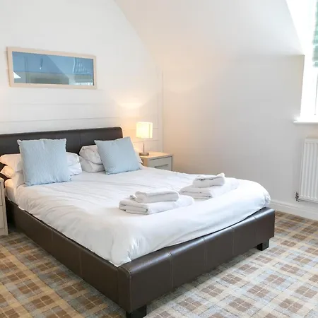 The Bay Village By Away 4*