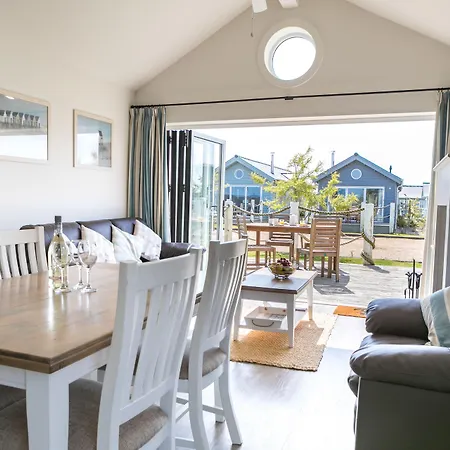 The Bay Village By Away 度假村