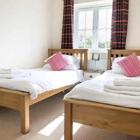 The Bay Village By Away 4*