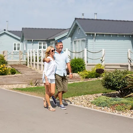 منتجع The Bay Village