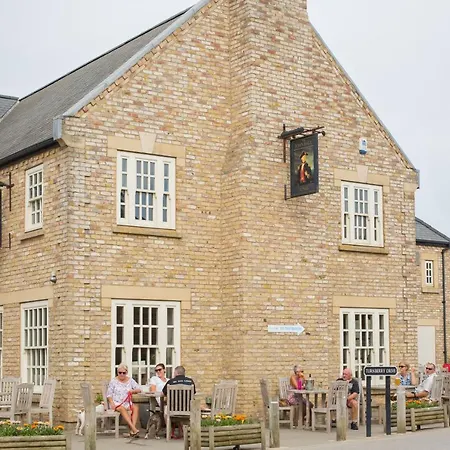 منتجع The Bay Village