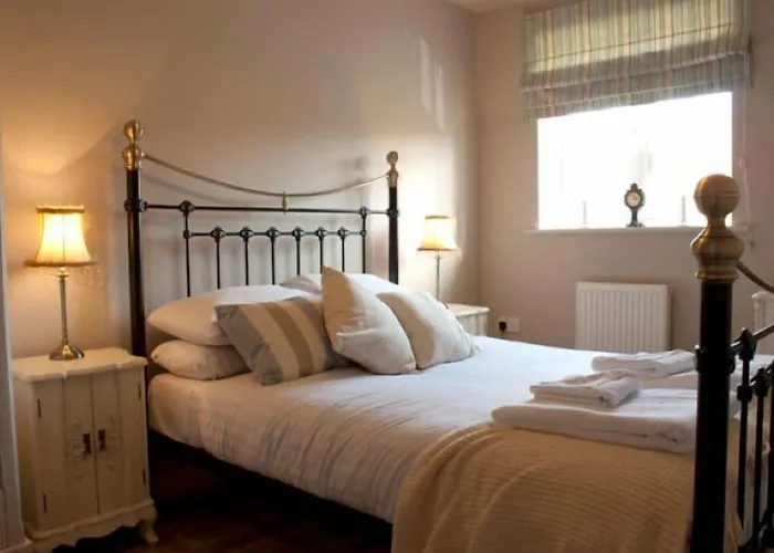 The Bay Village By Away 法利