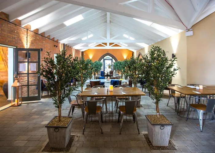 The Bay Village By Away 法利