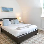 The Bay Village By Away 4*